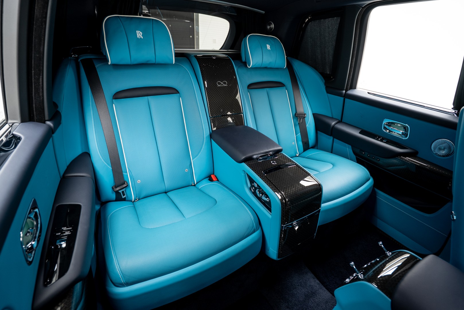 2023 ROLLS ROYCE CULLINAN BLACK BADGE WARRANTY AND SERVICE.